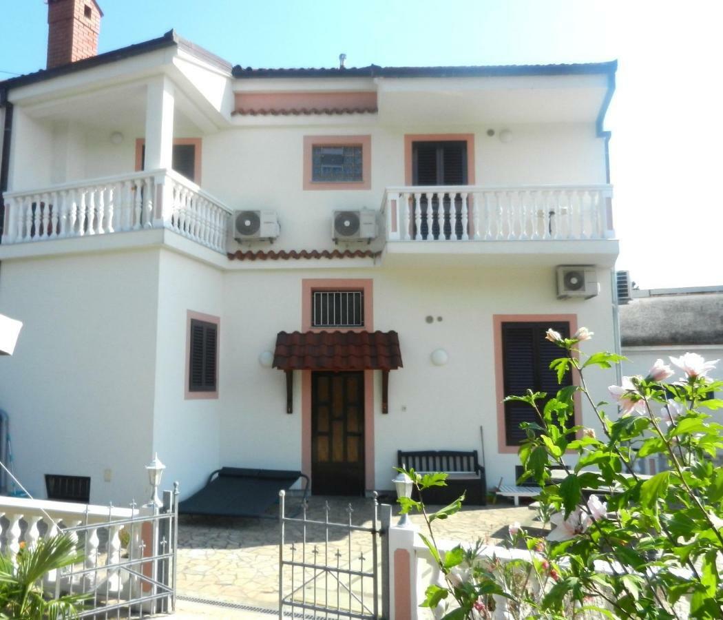 Apartments Jozefina Crikvenica Exterior photo